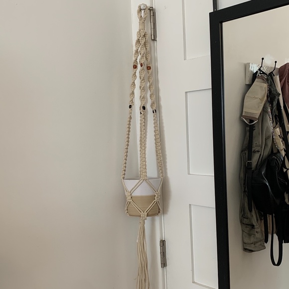 Macrame beaded plant hanger - Picture 1 of 4